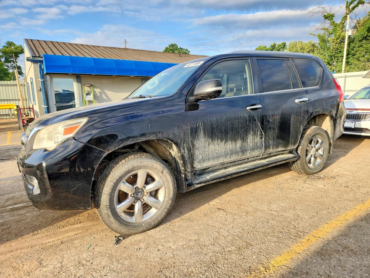 2011 Lexus GX 460, VIN JTJBM7FX5B5029717 — Front end