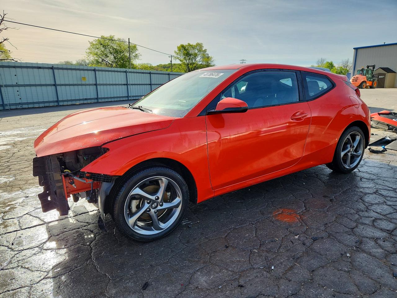 2021 Hyundai Veloster 2.0, VIN KMHTG6AF7MU032601 — Перед