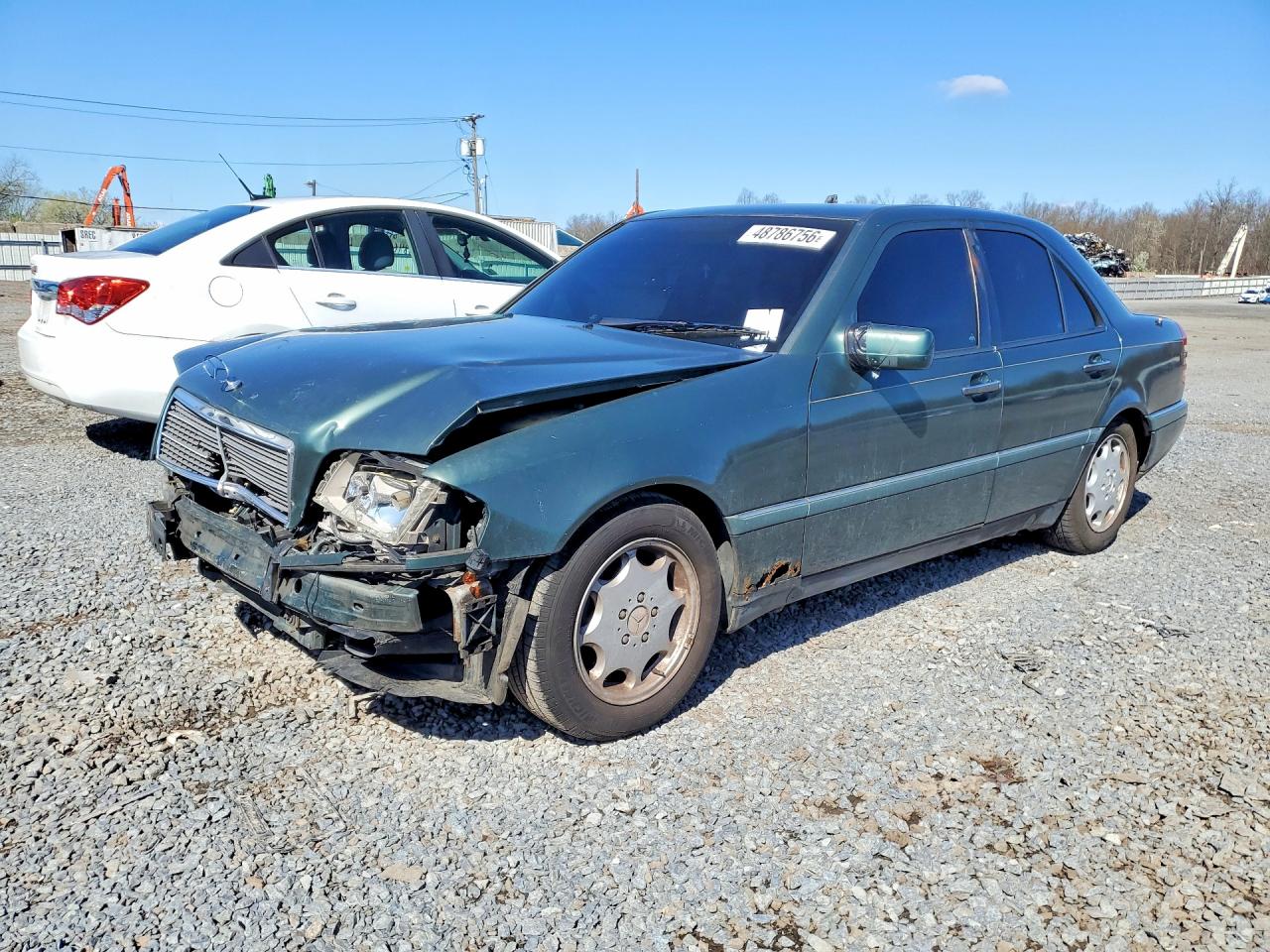 1994 Mercedes-Benz 200 220, VIN WDBHA22E3RF092413 — Front end