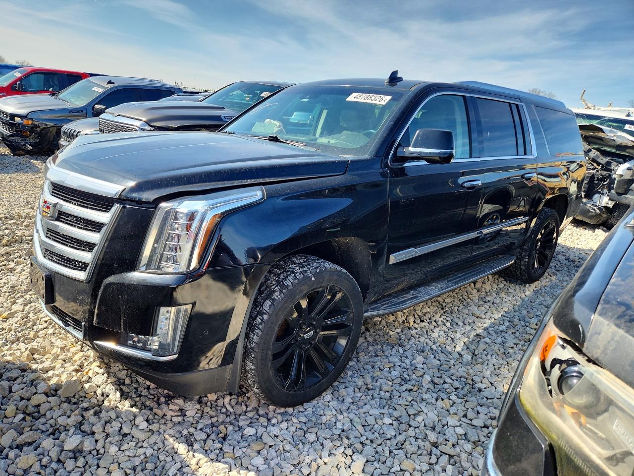 2017 Cadillac Escalade ESV Luxury, VIN 1GYS3HKJ7HR111084 — Front end