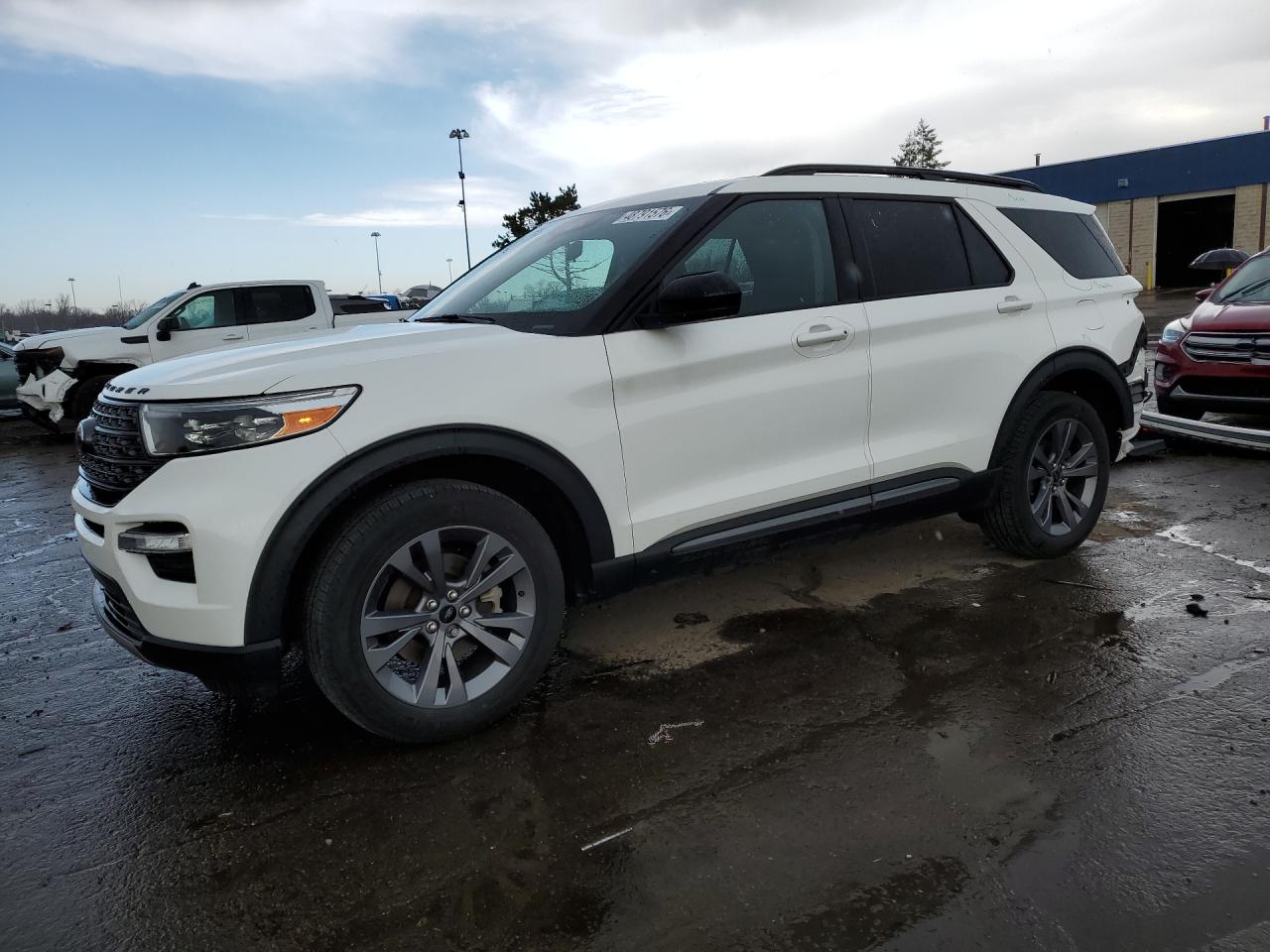 2023 Ford Explorer XLT, VIN 1FMSK8DH3PGA30799 — Rear end