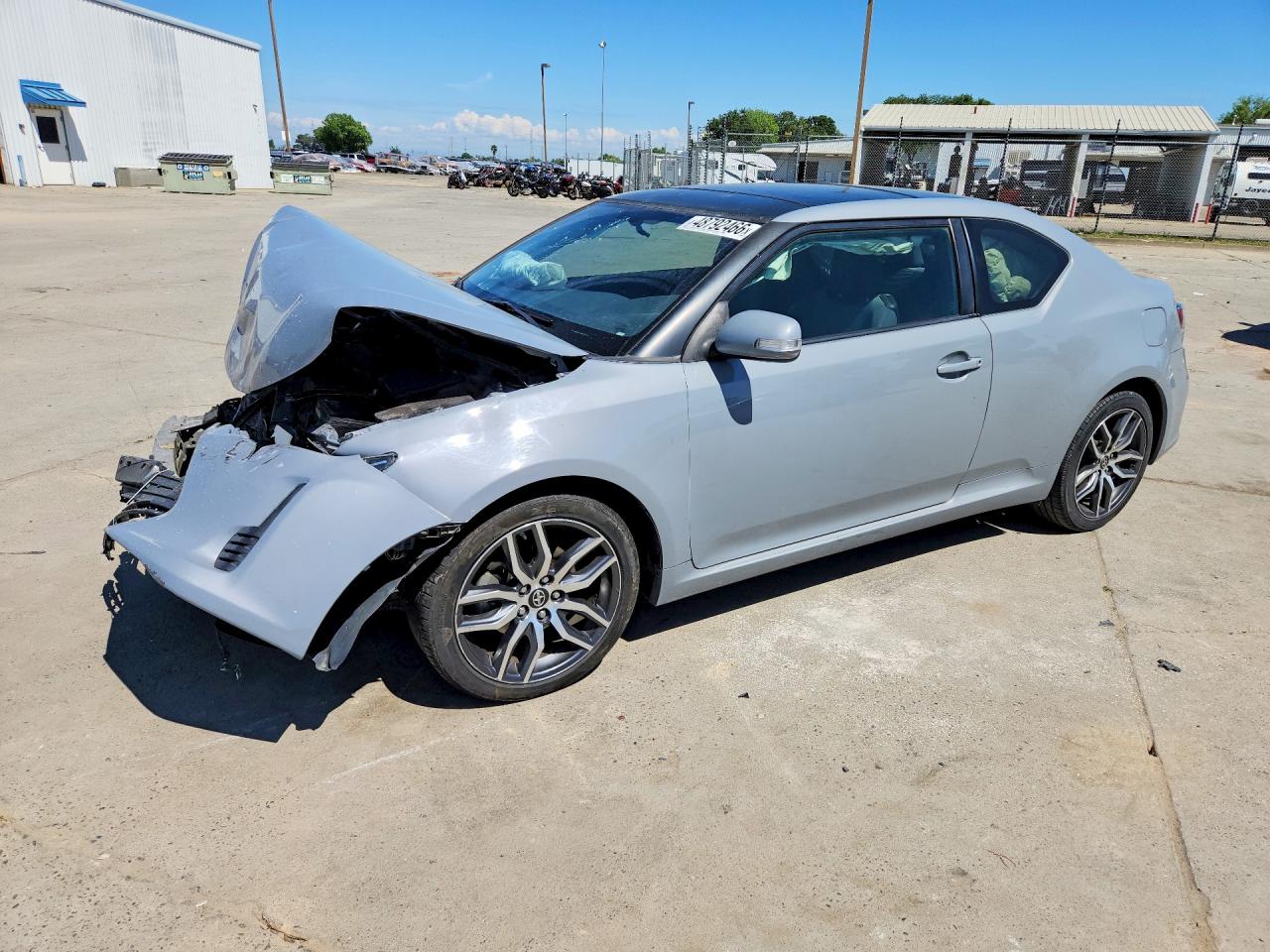 2014 Scion tC, VIN JTKJF5C70E3075286 — Front end