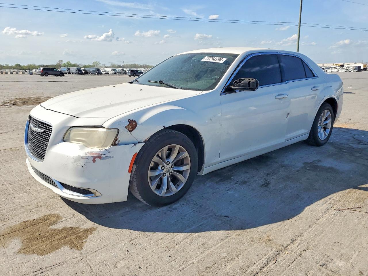 2016 Chrysler 300 Anniversary Edition, VIN 2C3CCAAG3GH206655 — Front end