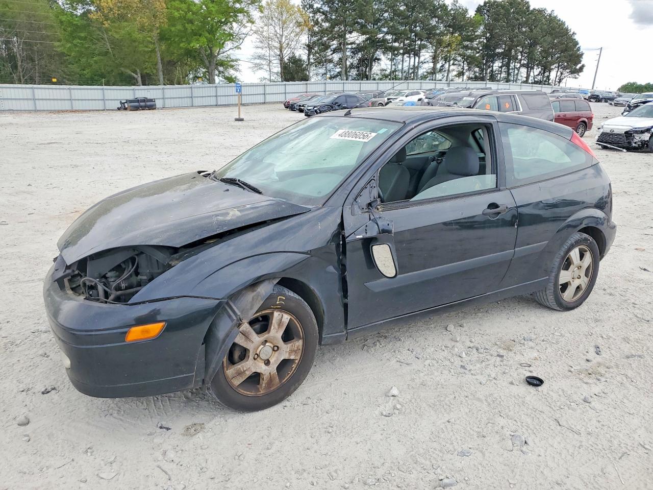 2004 Ford Focus ZX3, VIN 3FAFP31ZX4R117133 — Перед