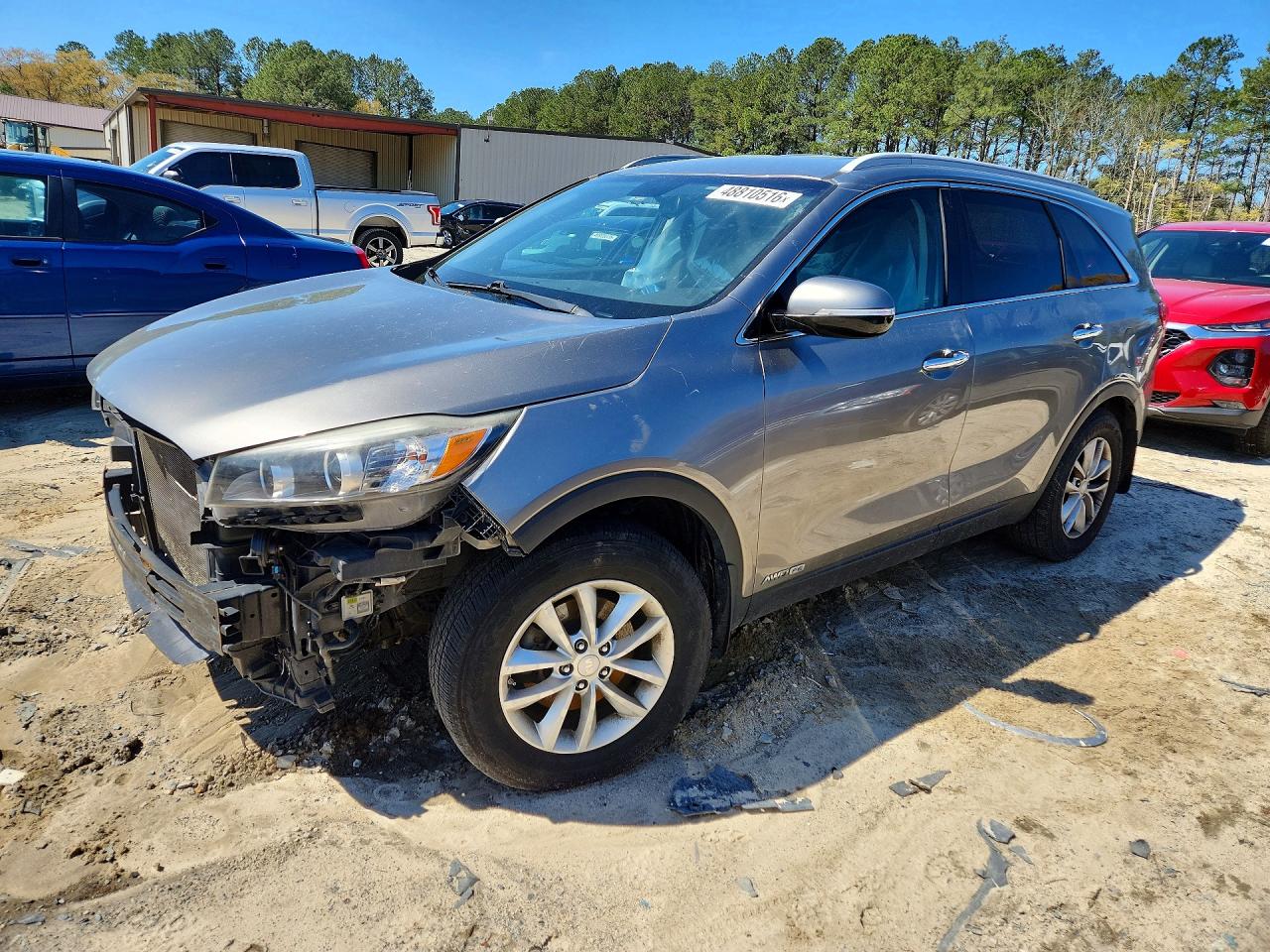 2017 Kia Sorento LX, VIN 5XYPGDA56HG232135 — Front end