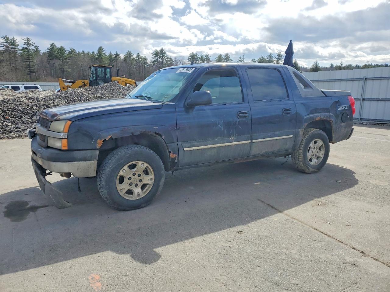 2004 Chevrolet Avalanche Z71, VIN 3GNEK12T74G267030 — Front end