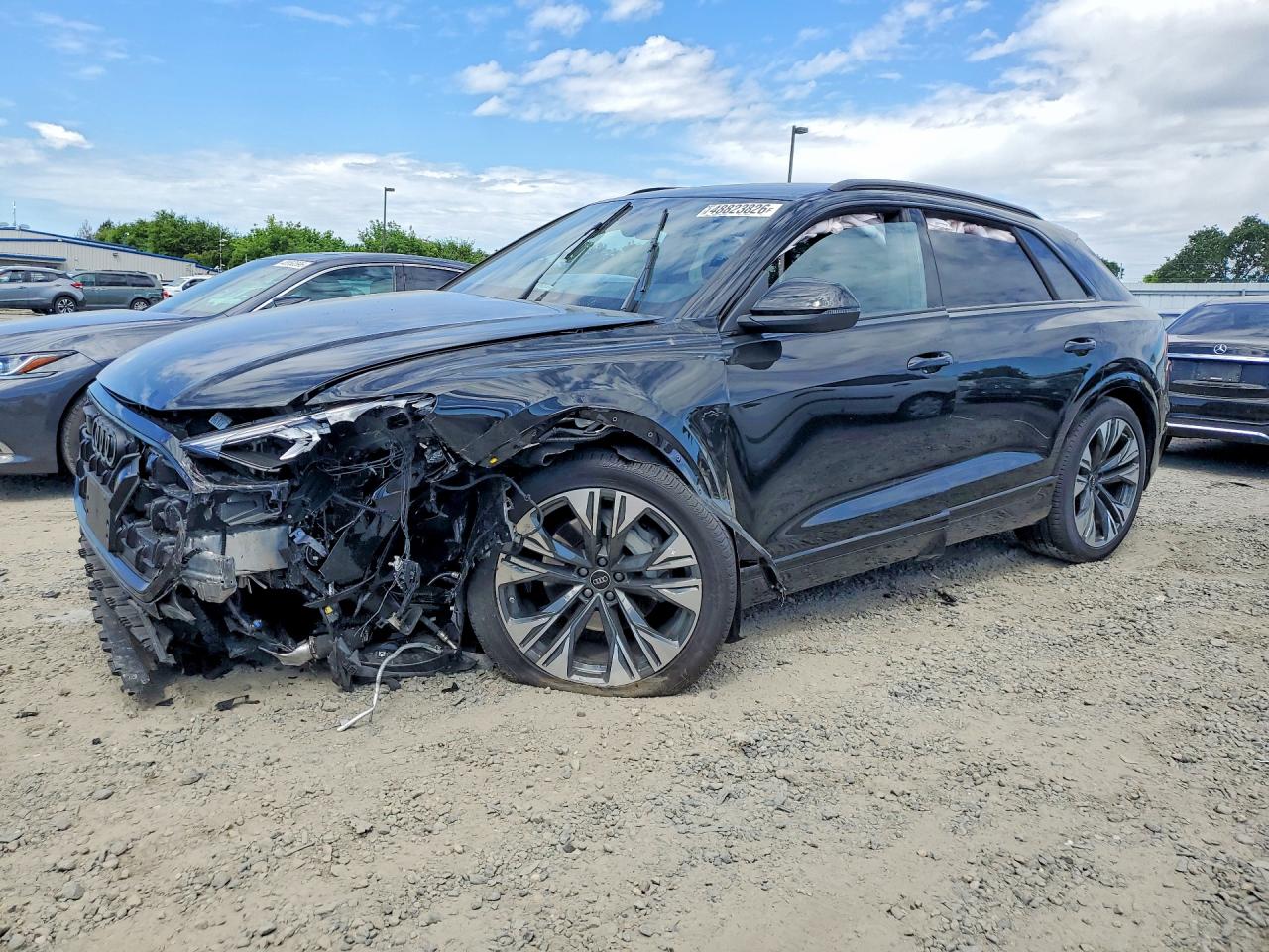 2025 Audi Q8 Premium Plus, VIN WA1BVBF17SD019107 — Перед