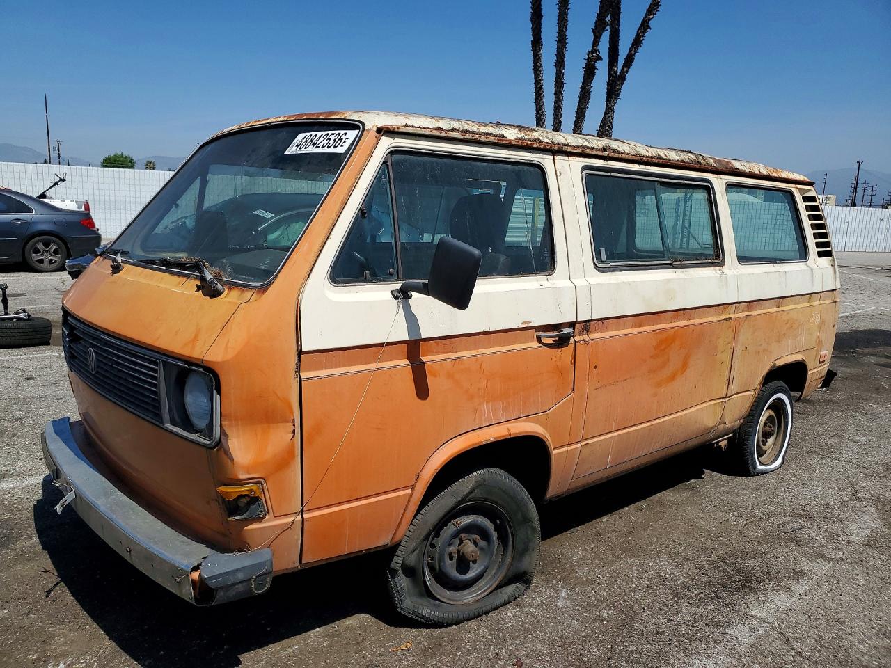 1980 Volkswagen Vanagon, VIN 25A0040761 — Minor dents and scratches