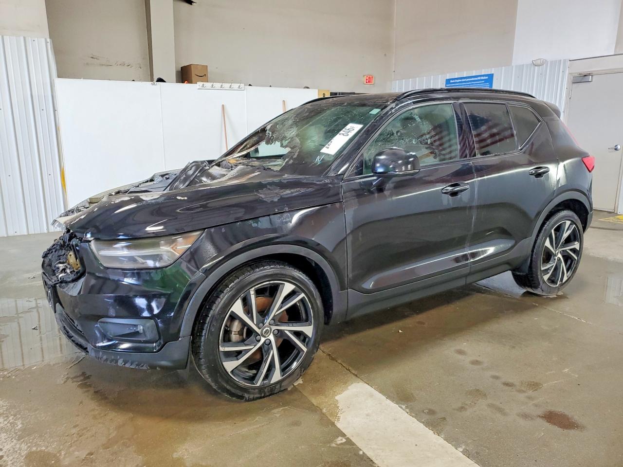2020 Volvo XC40 R-Design, VIN YV4162UM8L2274919 — Engine fire