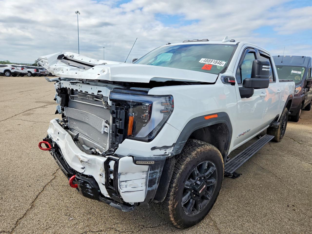 2025 GMC Sierra 2500HD AT4, VIN 1GT4UPEY7SF363697 — Front end