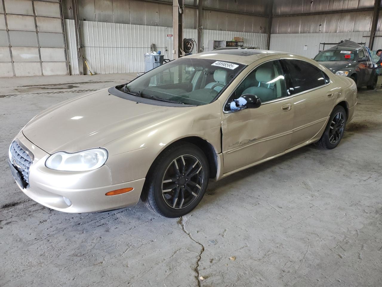2001 Chrysler LHS, VIN 2C3HC56G61H659519 — Бок