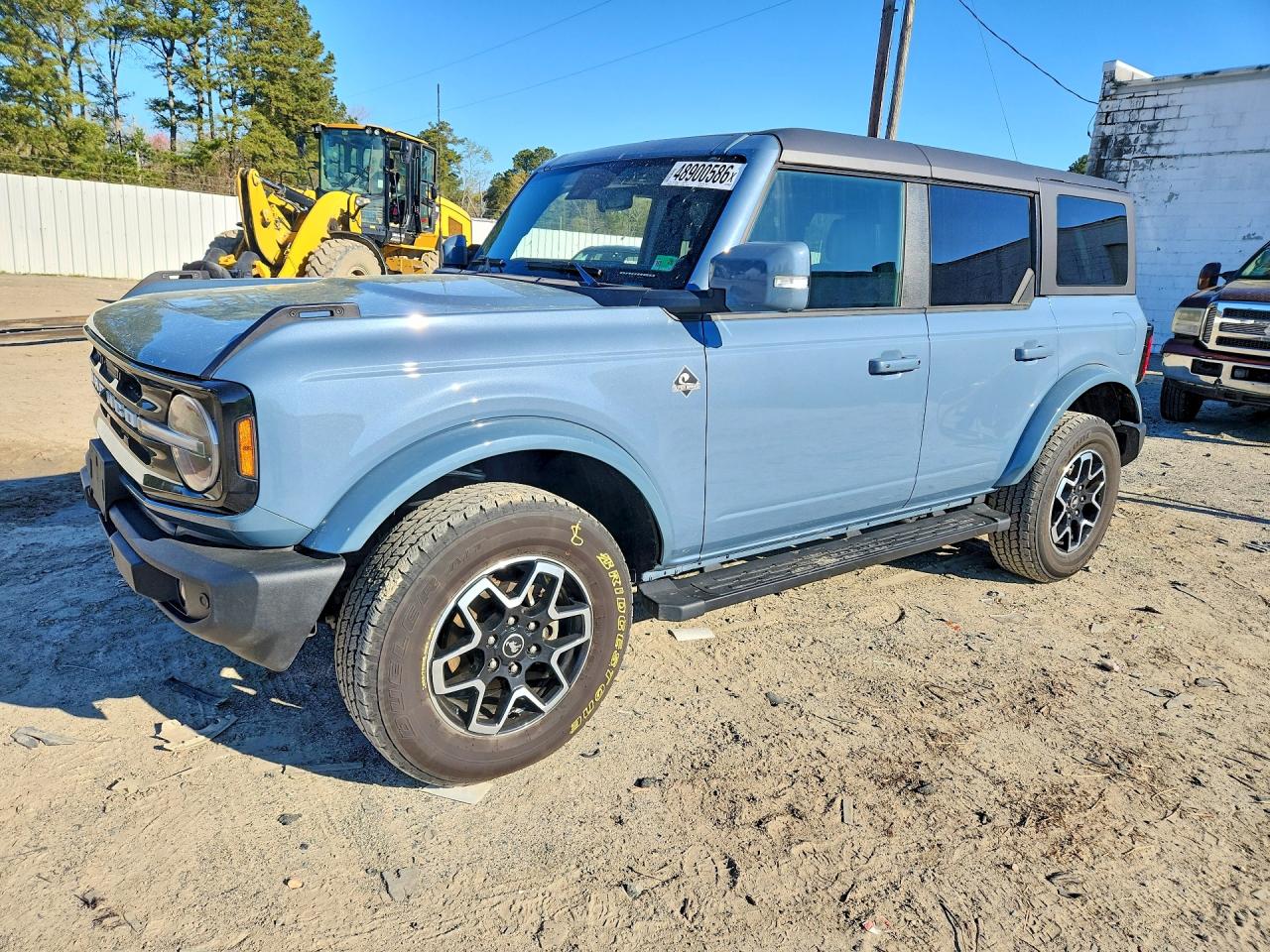 2024 Ford Bronco Outer Banks, VIN 1FMDE8BH7RLB14752 — Бок