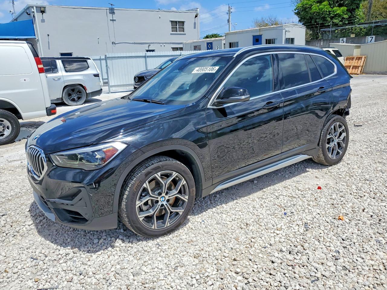 2022 BMW X1 sDrive28i, VIN WBXJG7C02N5U52274 — Rear end