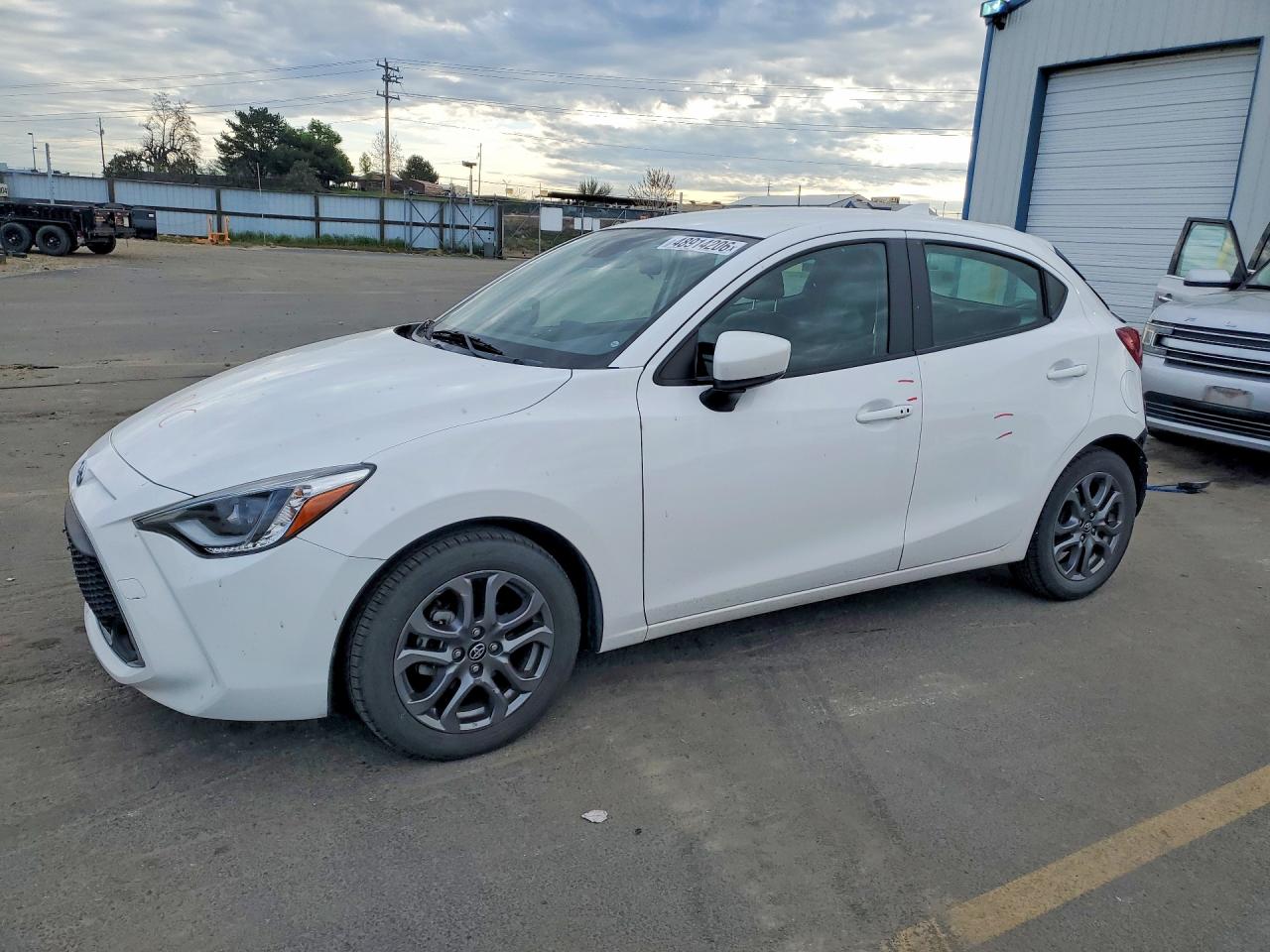 2020 Toyota Yaris XLE, VIN 3MYDLBJVXLY704510 — Rear end