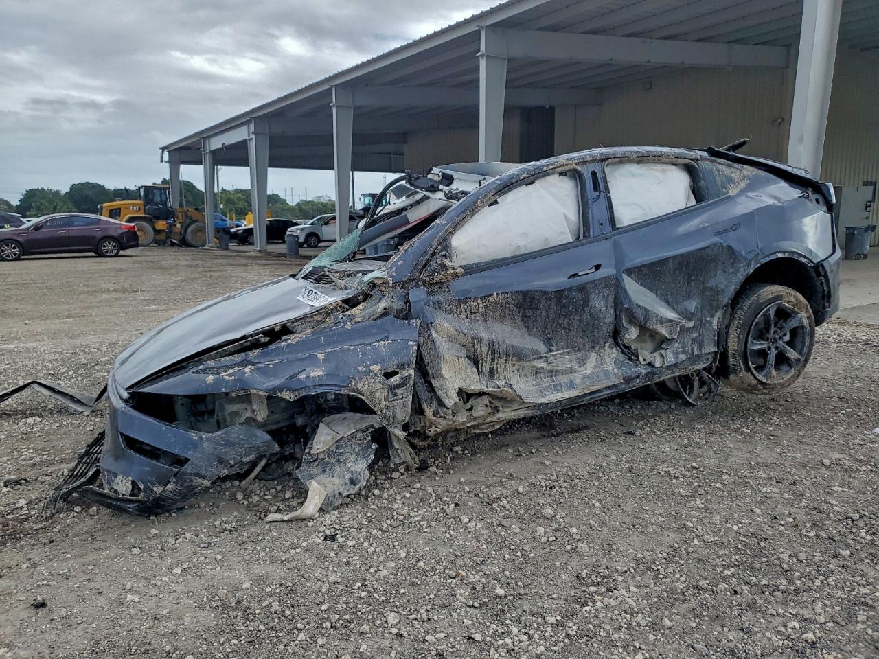 2026 Tesla Model Y Long Range Launch Series, VIN 7SAYGDEE2TA394469 — Опрокидывание
