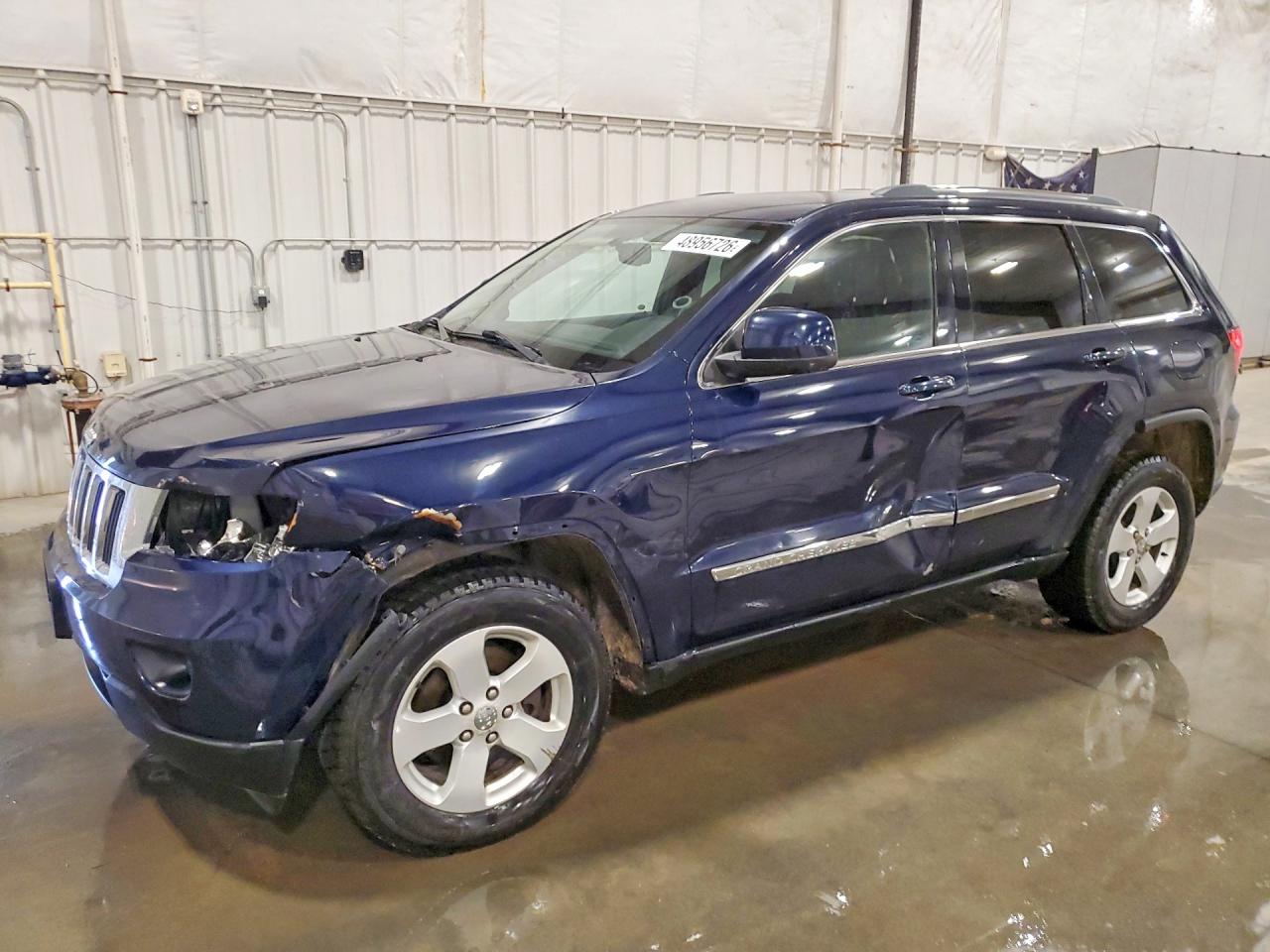2013 Jeep Grand Cherokee Laredo, VIN 1C4RJFAG6DC502826 — Side