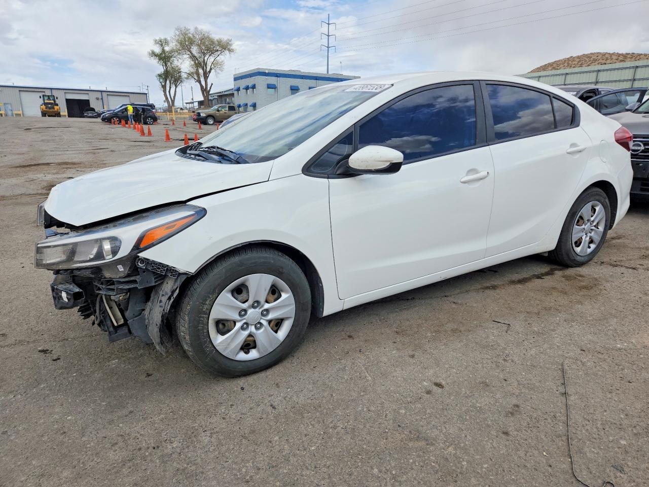 2017 Kia Forte LX, VIN 3KPFK4A71HE084999 — Front end