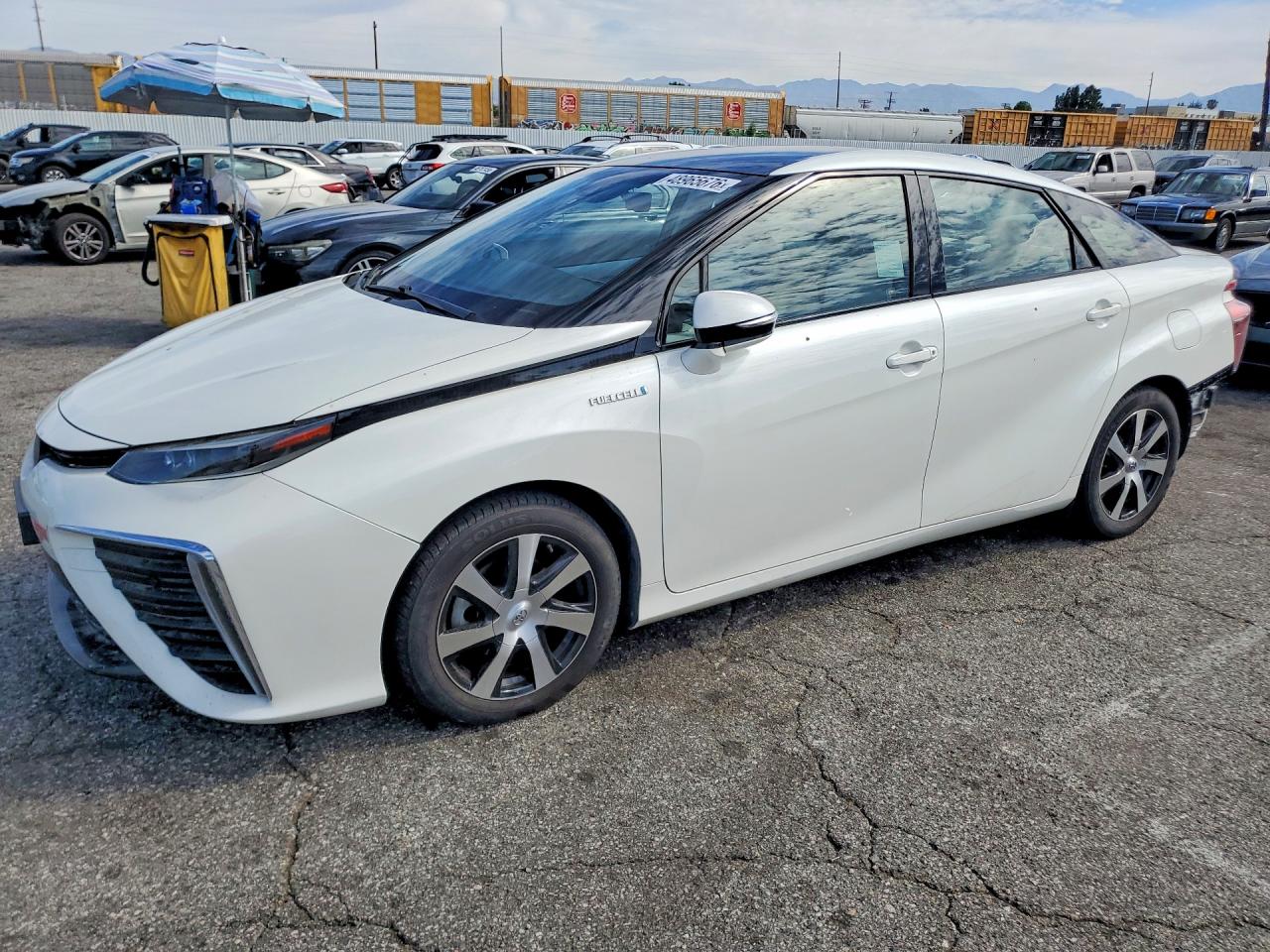 2020 Toyota Mirai, VIN JTDBVRBD1LA007925 — Зад