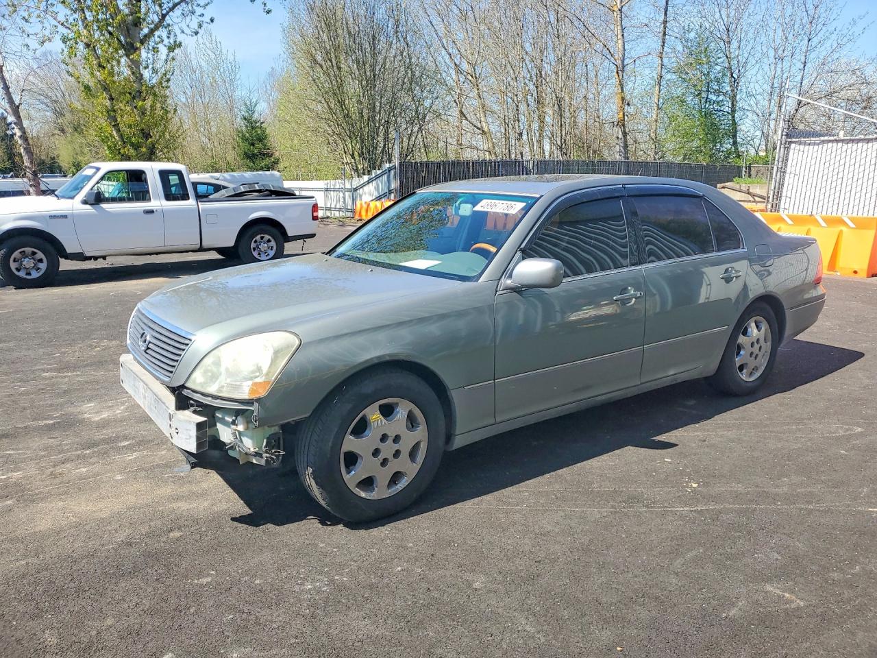 2002 Lexus LS 430, VIN JTHBN30F220067474 — Перед