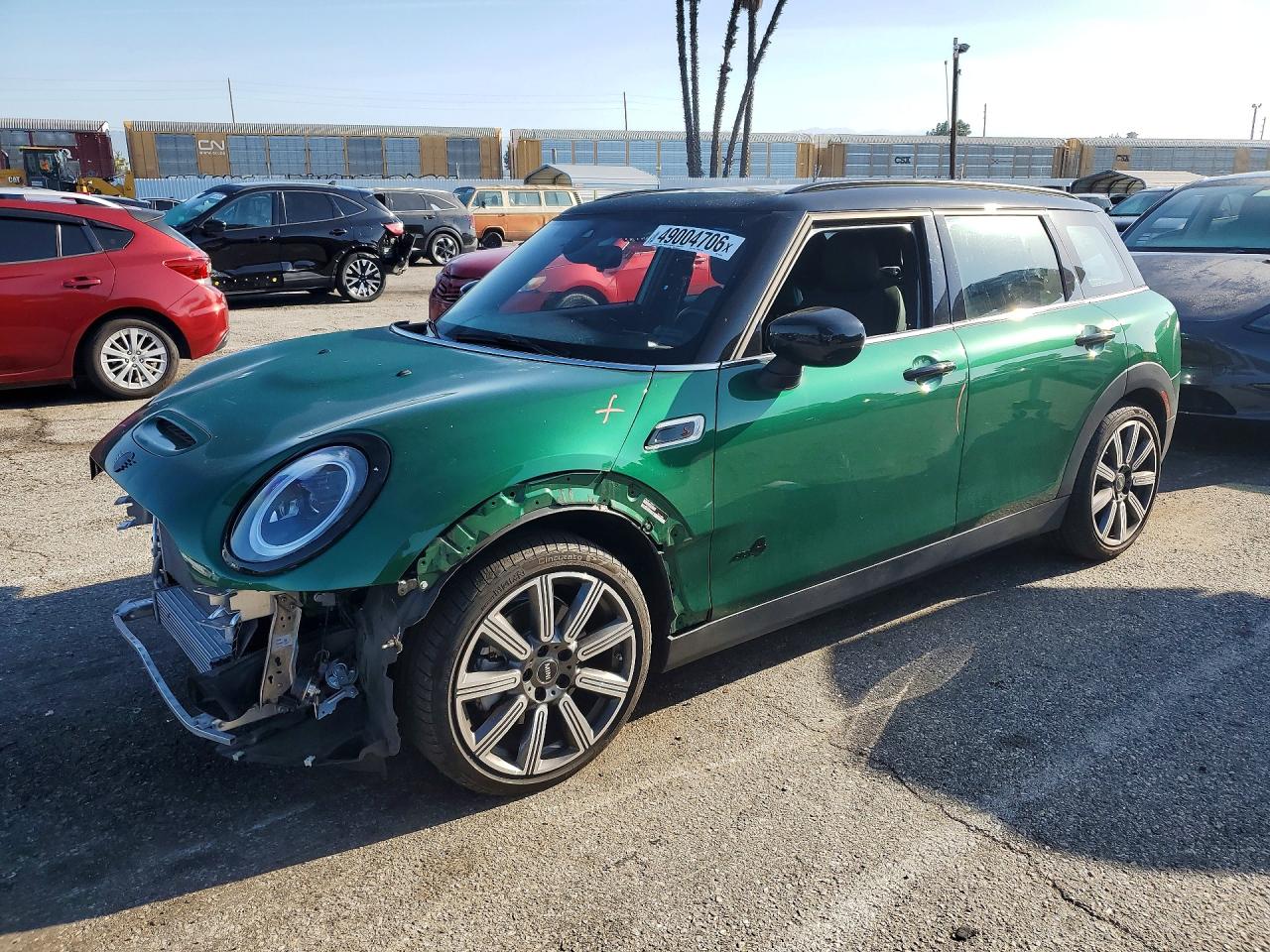 2023 MINI Clubman Cooper S, VIN WMWXJ1C05P2T92532 — Перед