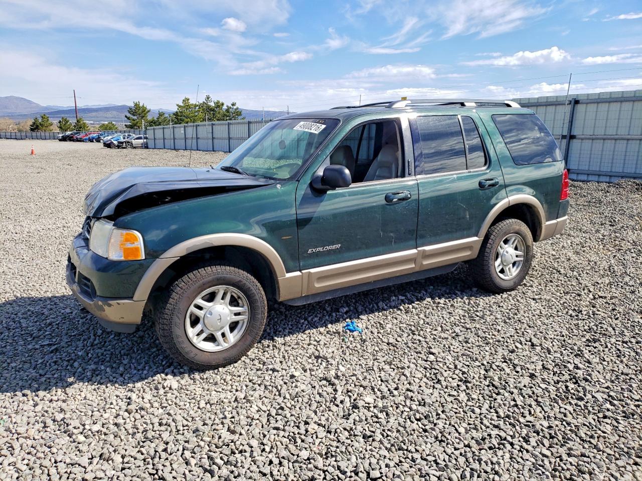 2002 Ford Explorer XLT, VIN 1FMZU73E82ZA02701 — Front end