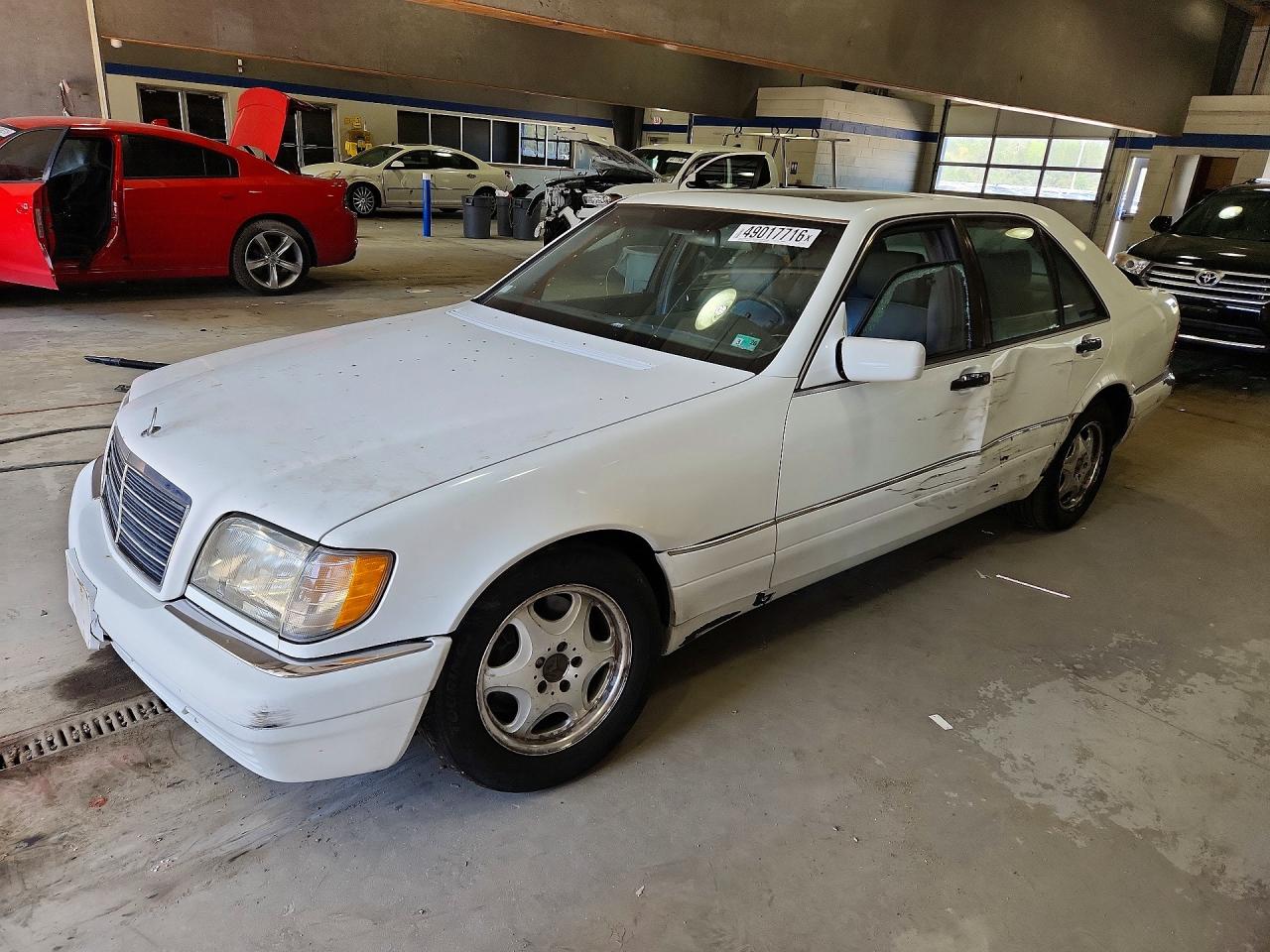 1999 Mercedes-Benz S 320/430/500, VIN WDBGA32G3XA431782 — Side