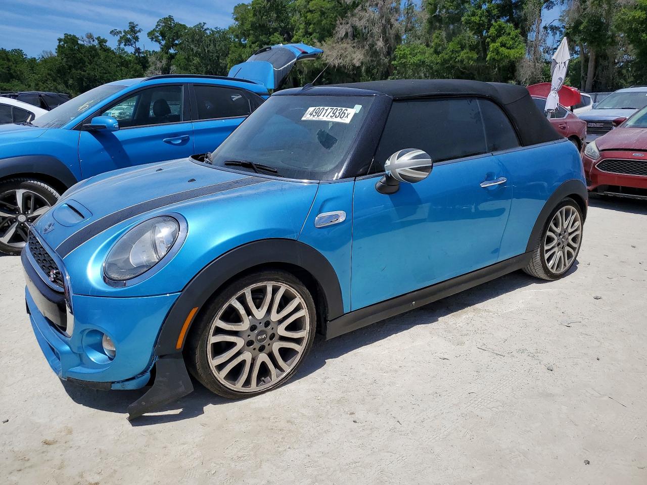 2016 MINI Convertible S, VIN WMWWG9C59G3C22272 — Бок
