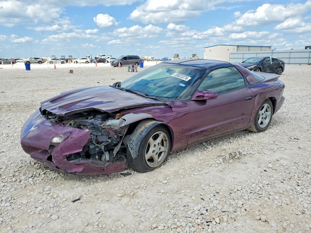 1997 Pontiac Firebird Firebird, VIN 2G2FS22K7V2204724 — Front end