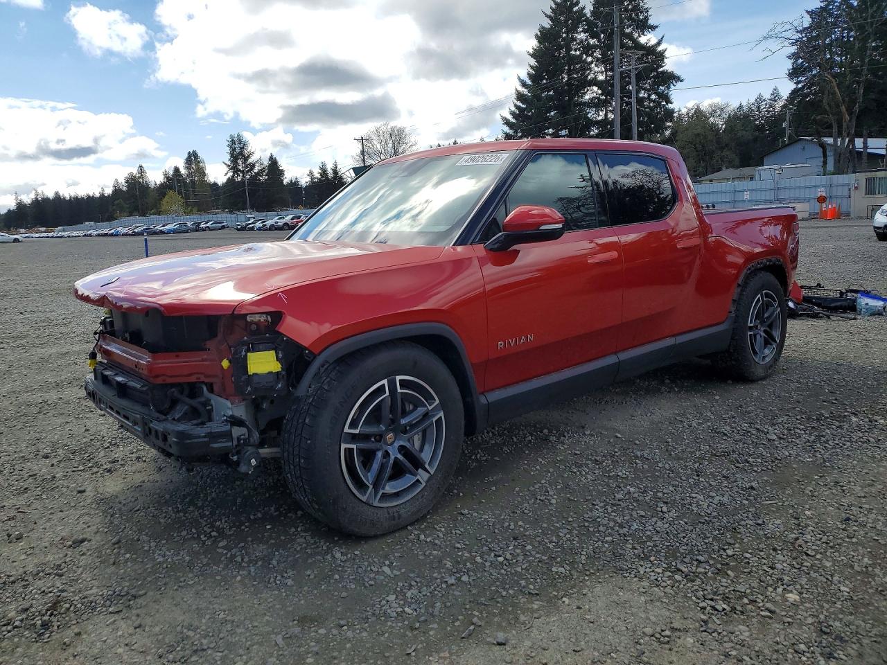 2025 Rivian R1T Adventure, VIN 7FCTGBAA0SN035889 — Front end