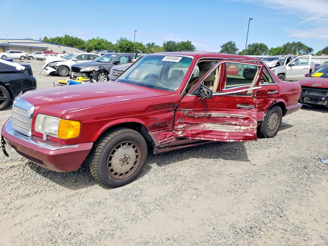 1989 Mercedes-Benz 420 SEL, VIN WDBCA35EXKA474842 — Side