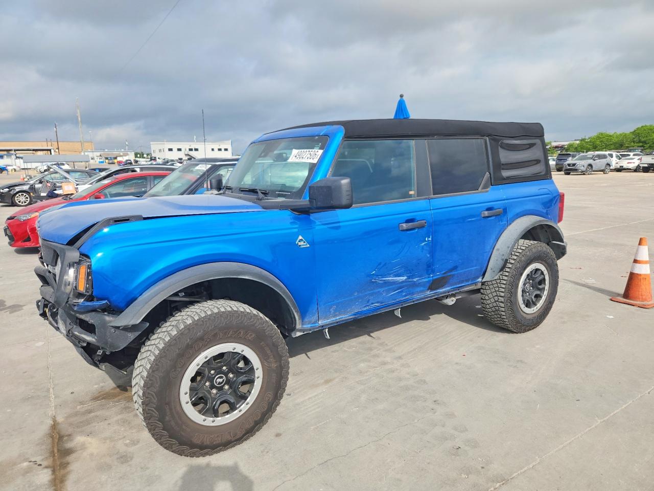 2023 Ford Bronco Badlands, VIN 1FMEE5DH9PLB63156 — Front end