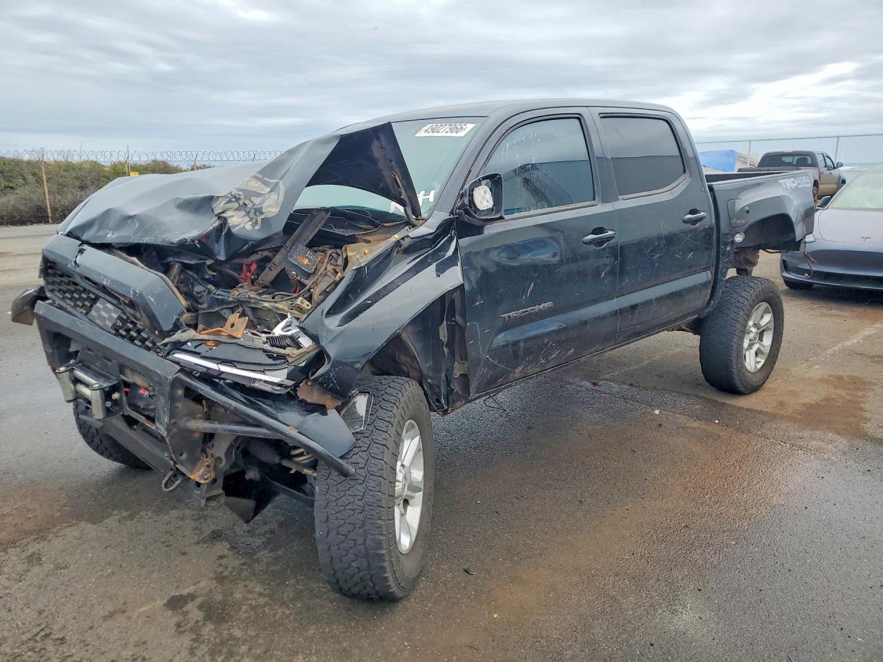 2023 Toyota Tacoma TRD Sport, VIN 3TYCZ5AN9PT137363 — Front end