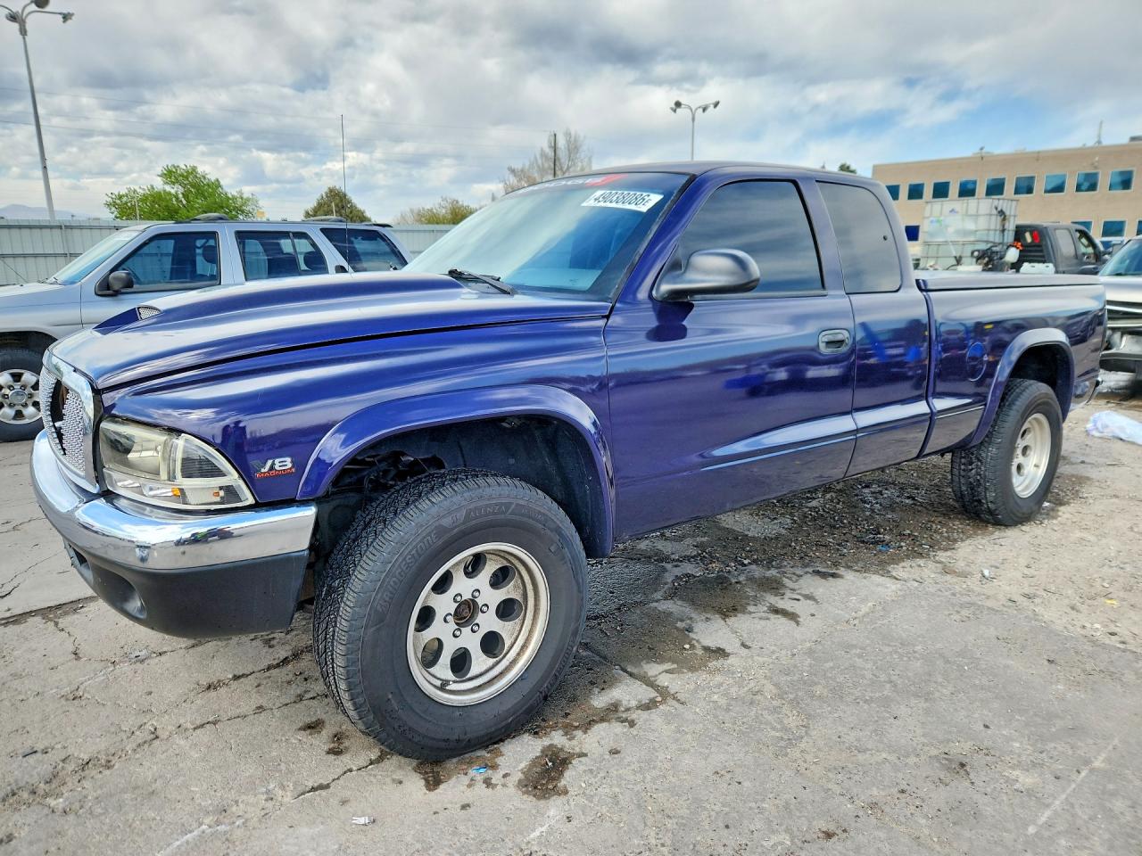 1998 Dodge Dakota SLT, VIN 1B7GG22Y0WS600099 — Front end