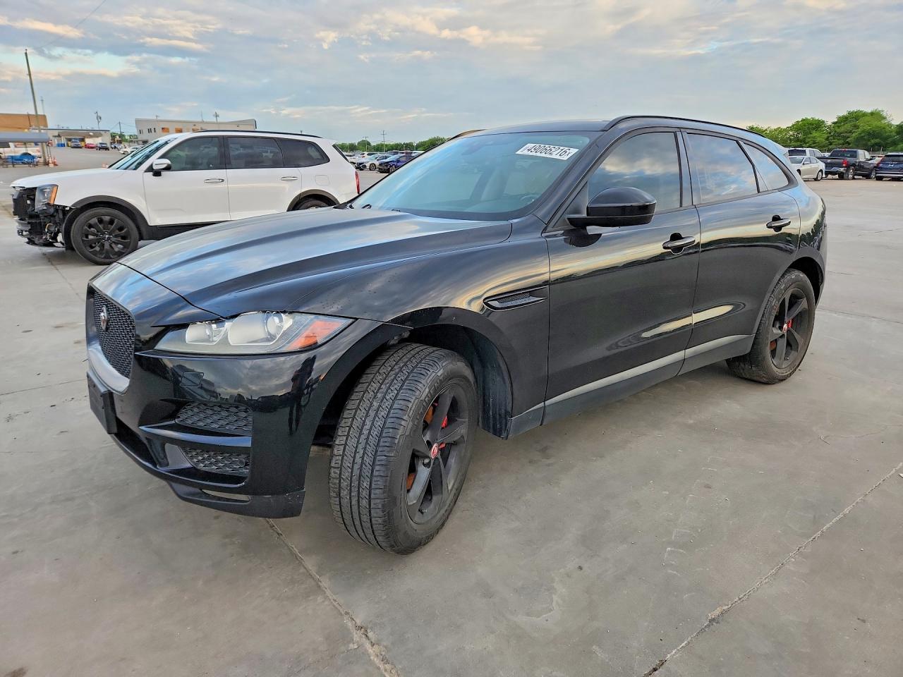 2018 Jaguar F-Pace 25t Premium, VIN SADCJ2FX2JA266081 — Normal wear
