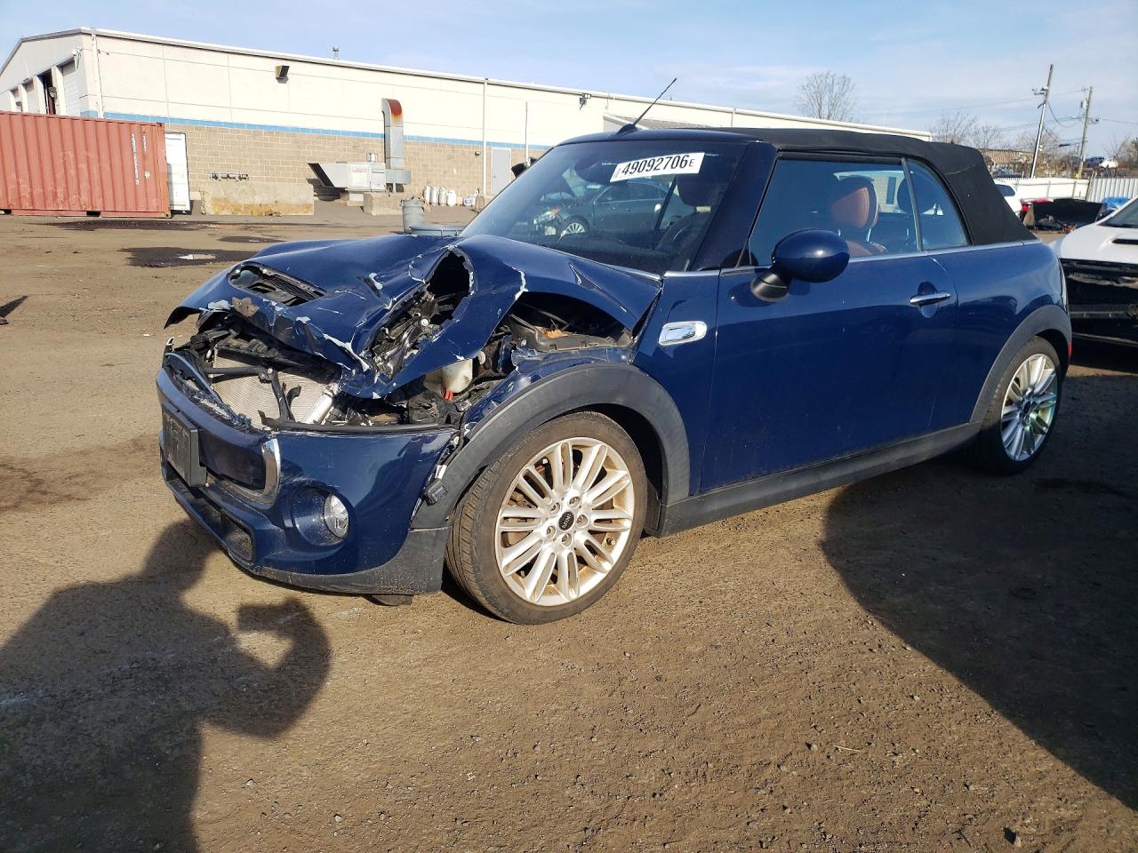 2016 MINI Convertible S, VIN WMWWG9C5XG3A91577 — Перед