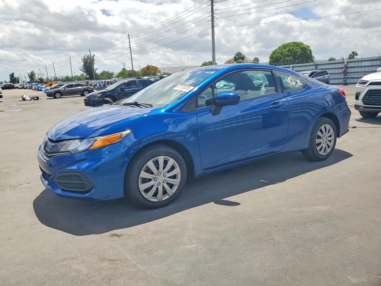 2015 Honda Civic LX, VIN 2HGFG3B58FH524356 — Auction photo