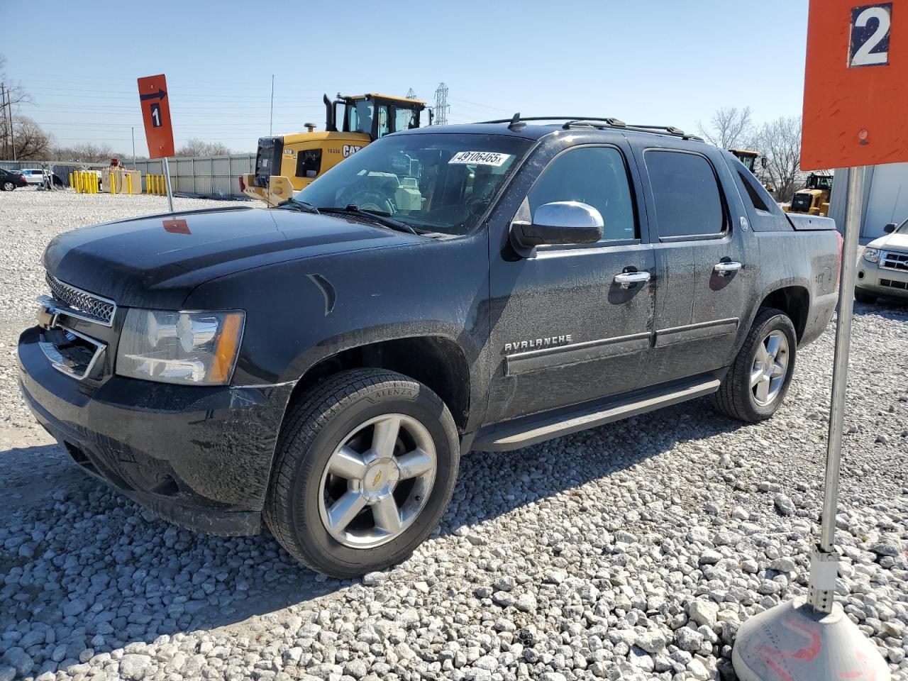 2013 Chevrolet Avalanche LT, VIN 3GNTKFE76DG179301 — Front end