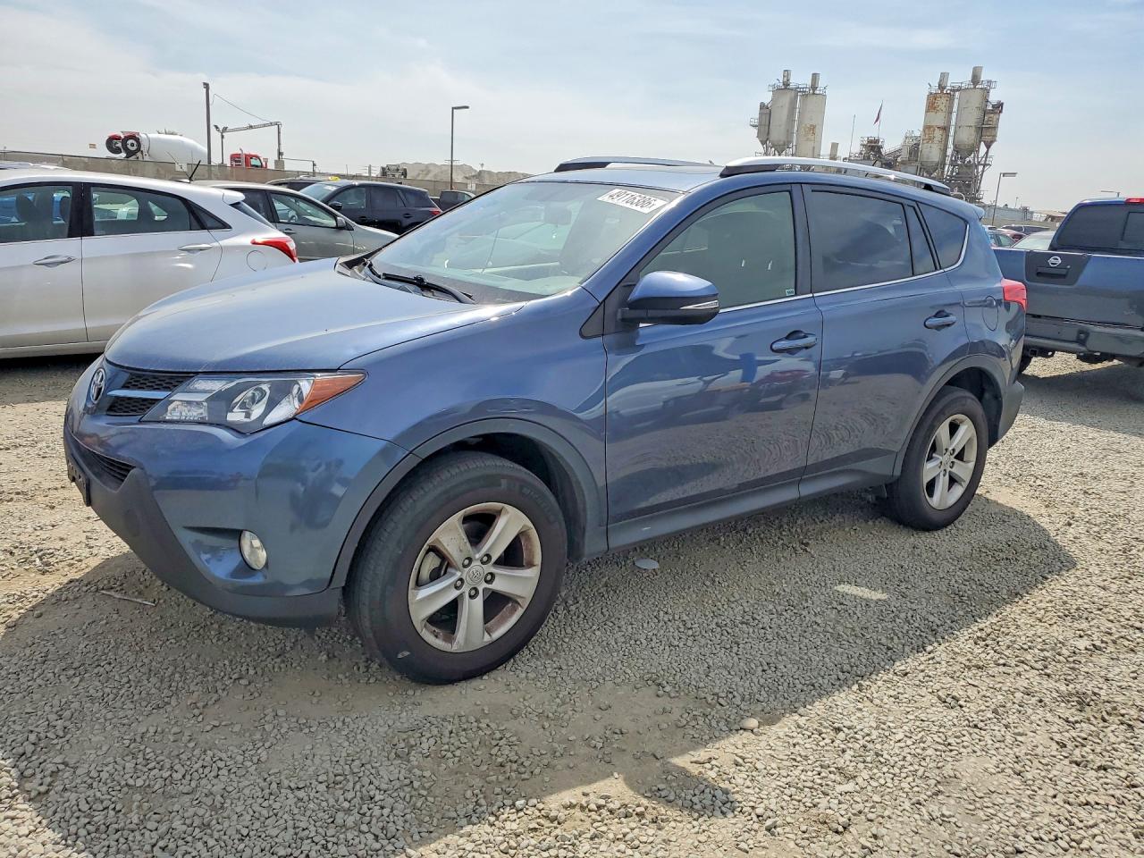 2013 Toyota RAV4 XLE, VIN JTMWFREV7DD025641 — Rear end