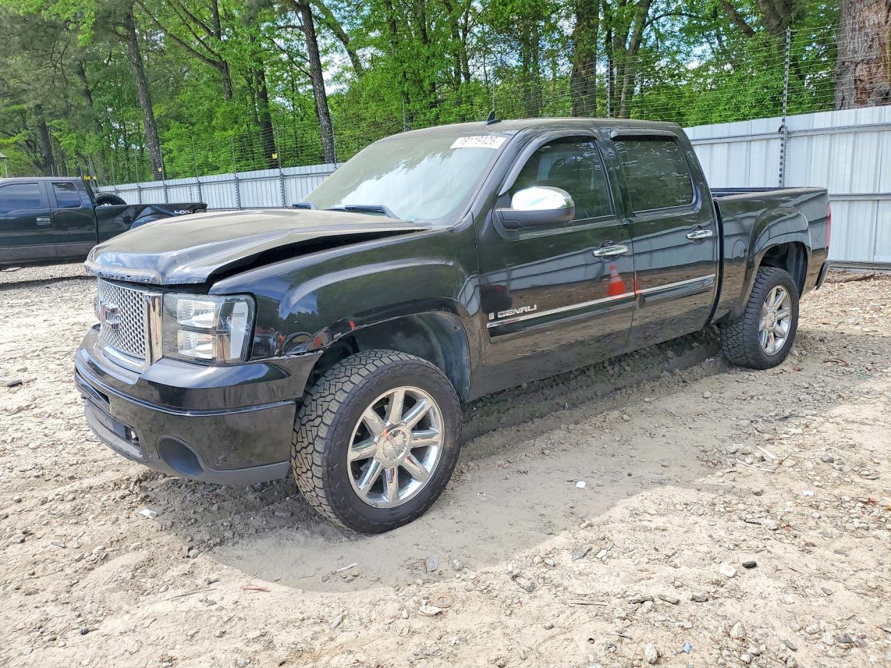 2008 GMC Sierra Denali, VIN 2GTEK638481181544 — Front end