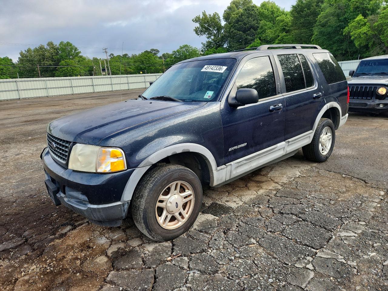 2002 Ford Explorer XLT, VIN 1FMZU63E72ZB00872 — Front end