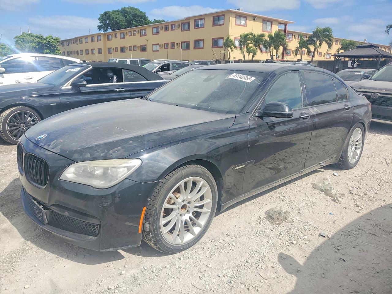 2013 BMW 7 Series 750Li, VIN WBAYE8C51DD132853 — Minor dents and scratches