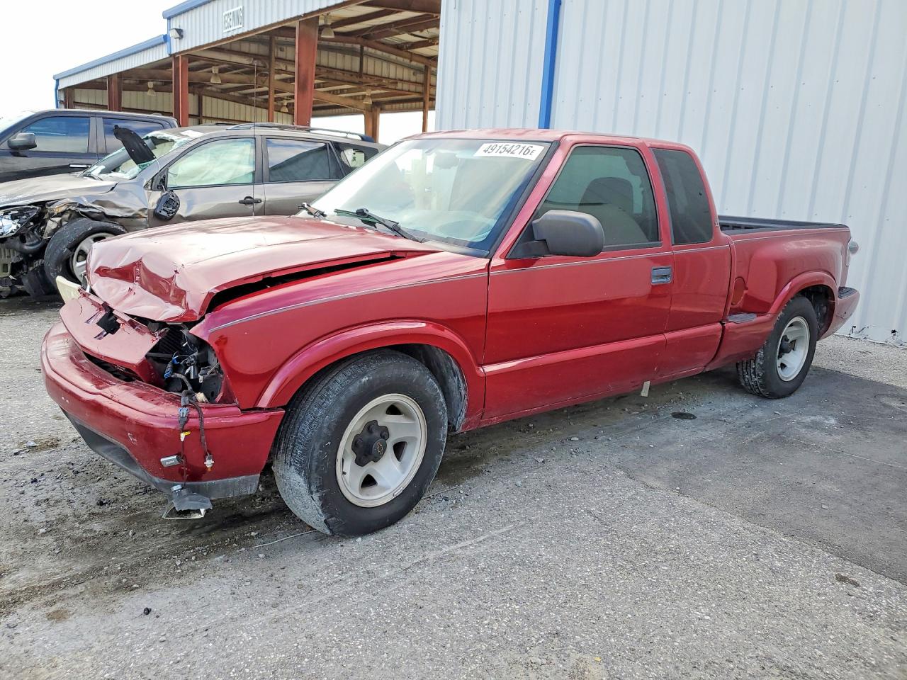 2001 GMC Sonoma SLS 1SG, VIN 1GTCS19W618118299 — Front end