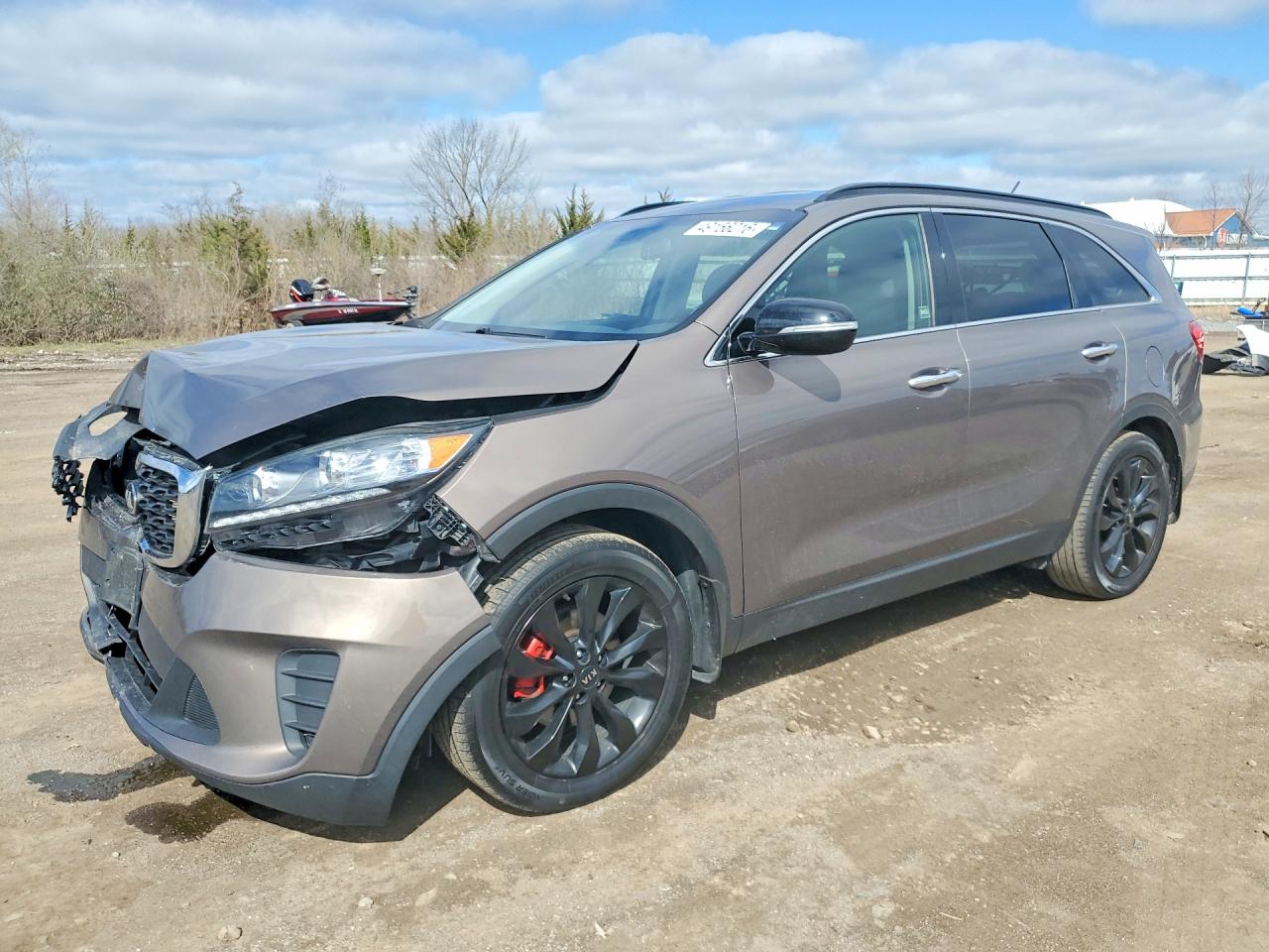 2019 Kia Sorento S, VIN 5XYPG4A54KG608063 — Front end