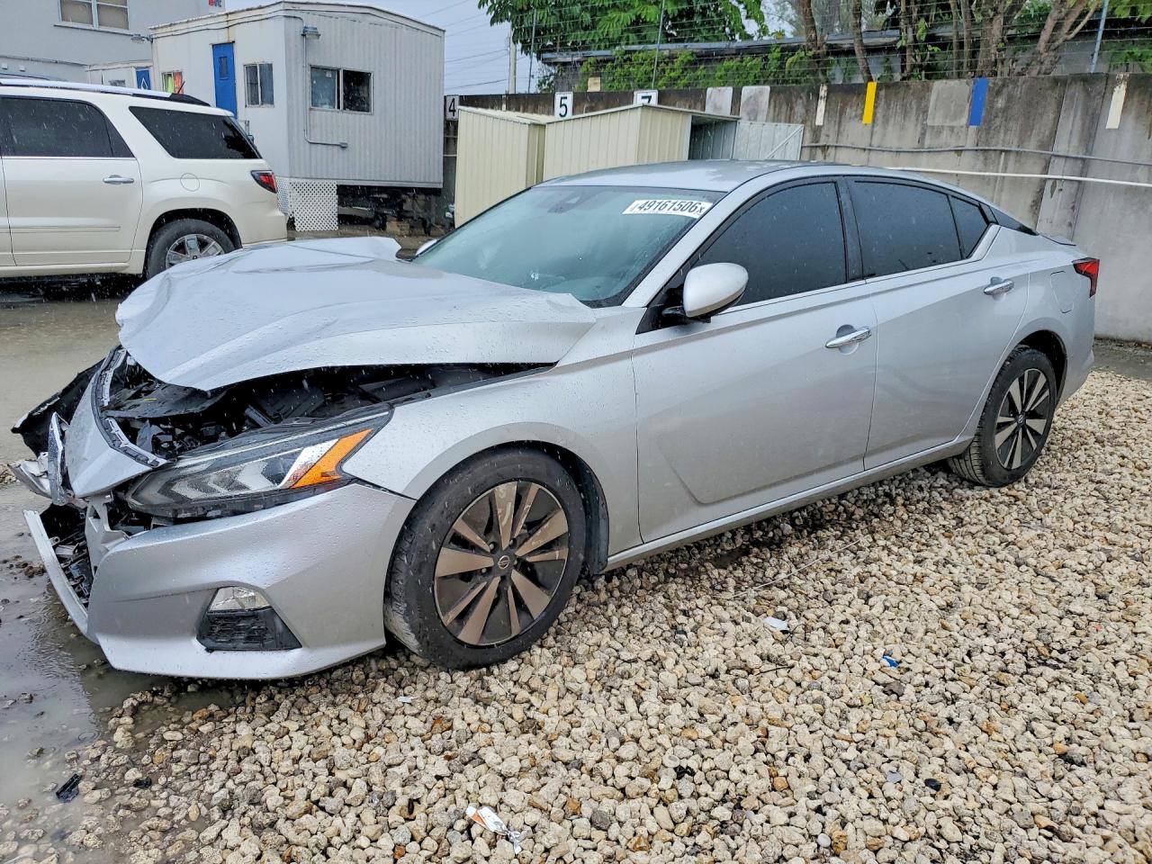 2021 Nissan Altima SV, VIN 1N4BL4DV5MN417125 — Front end