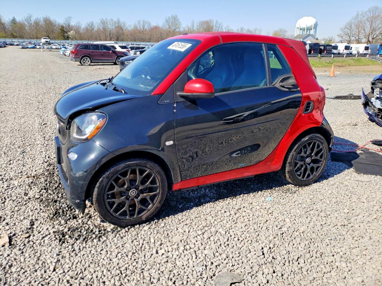 2017 Smart fortwo Passion, VIN WMEFK5DA5HK150417 — Side