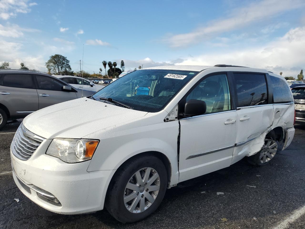 2015 Chrysler Town & Country Touring, VIN 2C4RC1BG6FR716205 — Engine fire