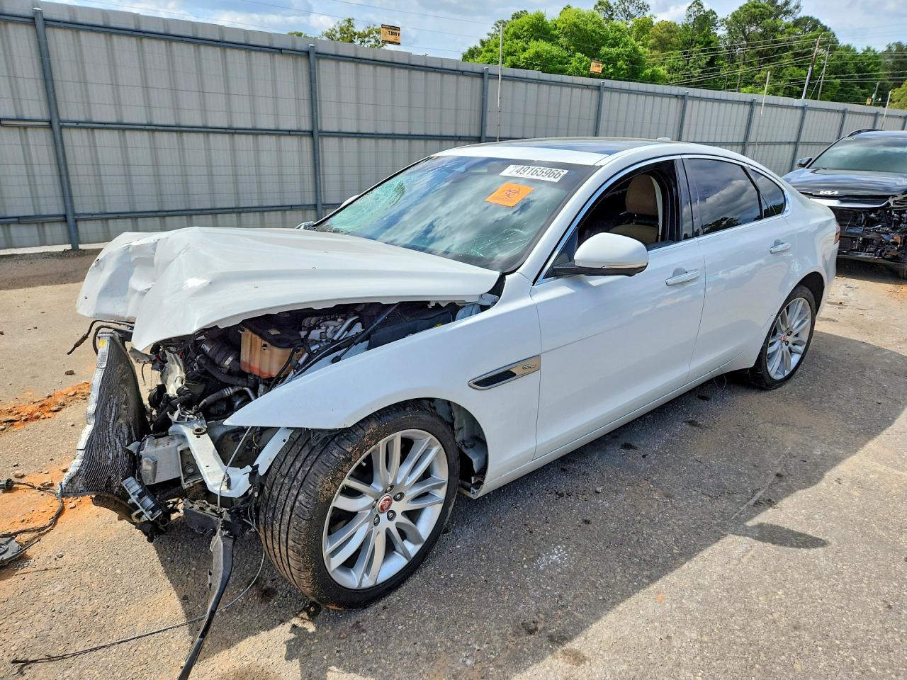 2021 Jaguar XF SE, VIN SAJBG4FX8MCY88728 — Front end