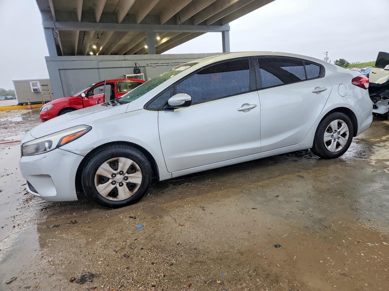 2017 Kia Forte LX, VIN 3KPFK4A72HE059478 — Minor dents and scratches