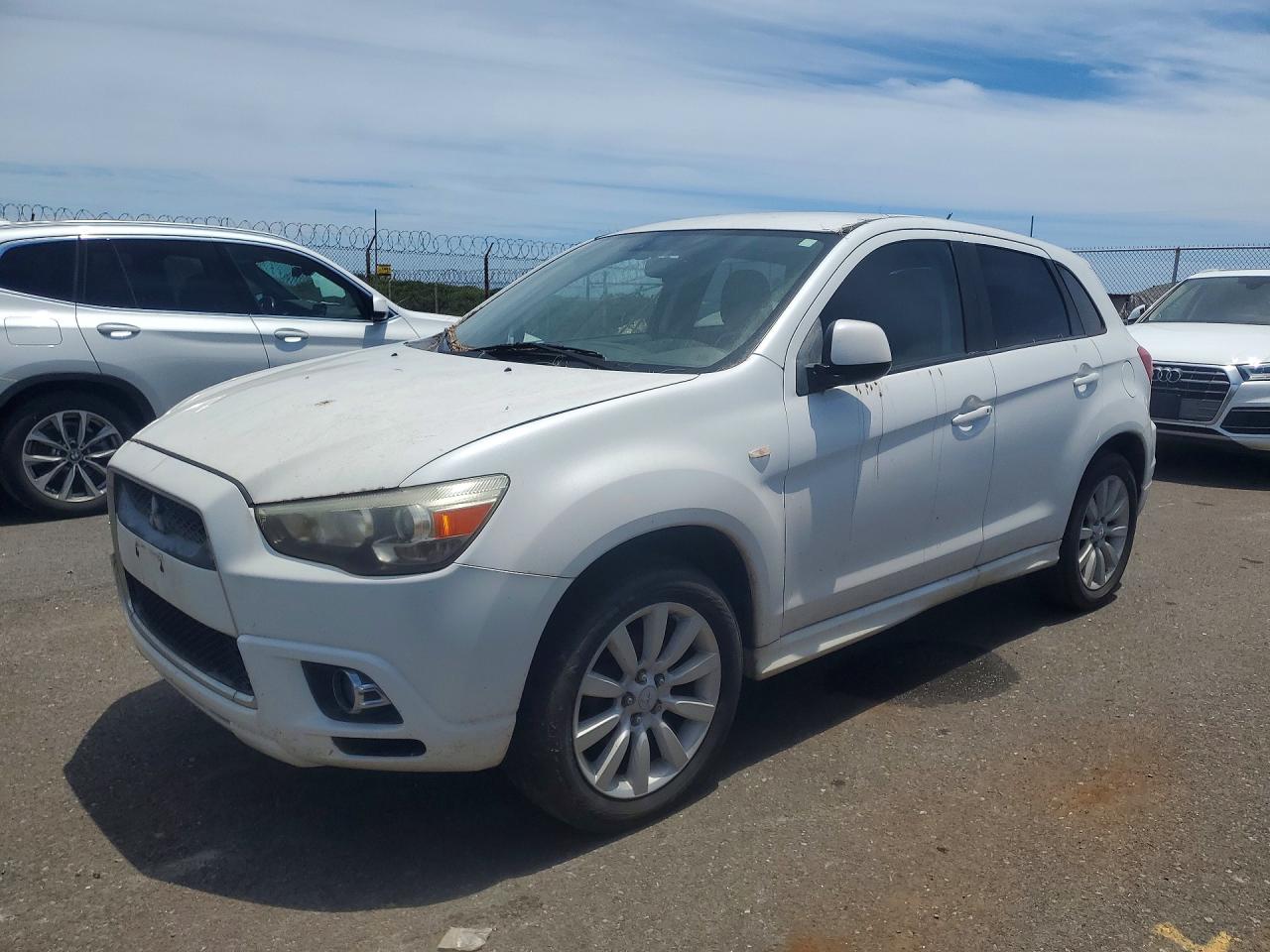 2011 Mitsubishi Outlander SE, VIN JA4AP4AUXBZ007734 — Water / flood