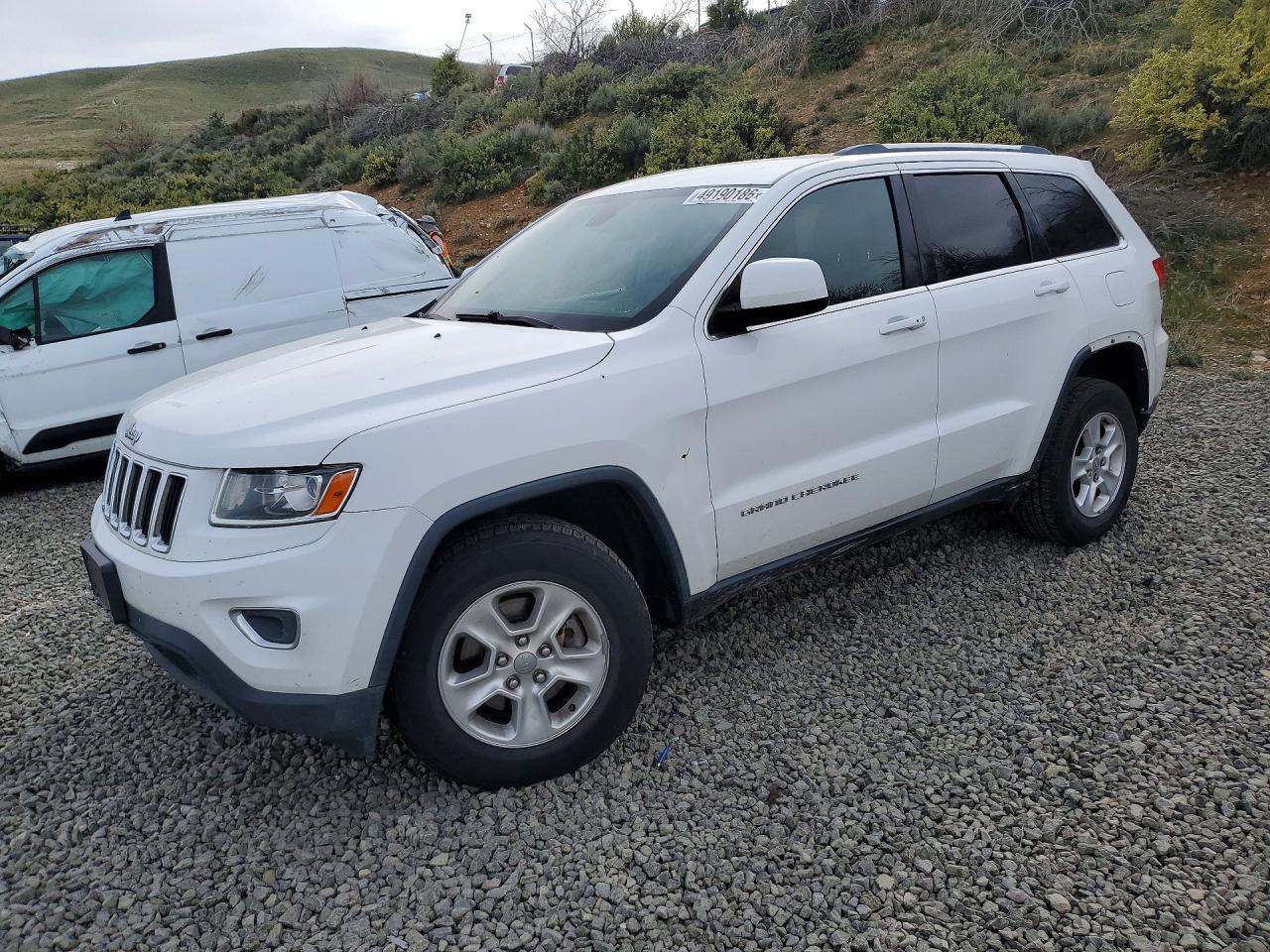 2014 Jeep Grand Cherokee Laredo, VIN 1C4RJFAG8EC214064 — Rear end